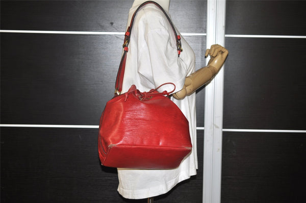 Authentic Louis Vuitton Epi Petit Noe Shoulder Drawstring Bag M44107 Red 1366I