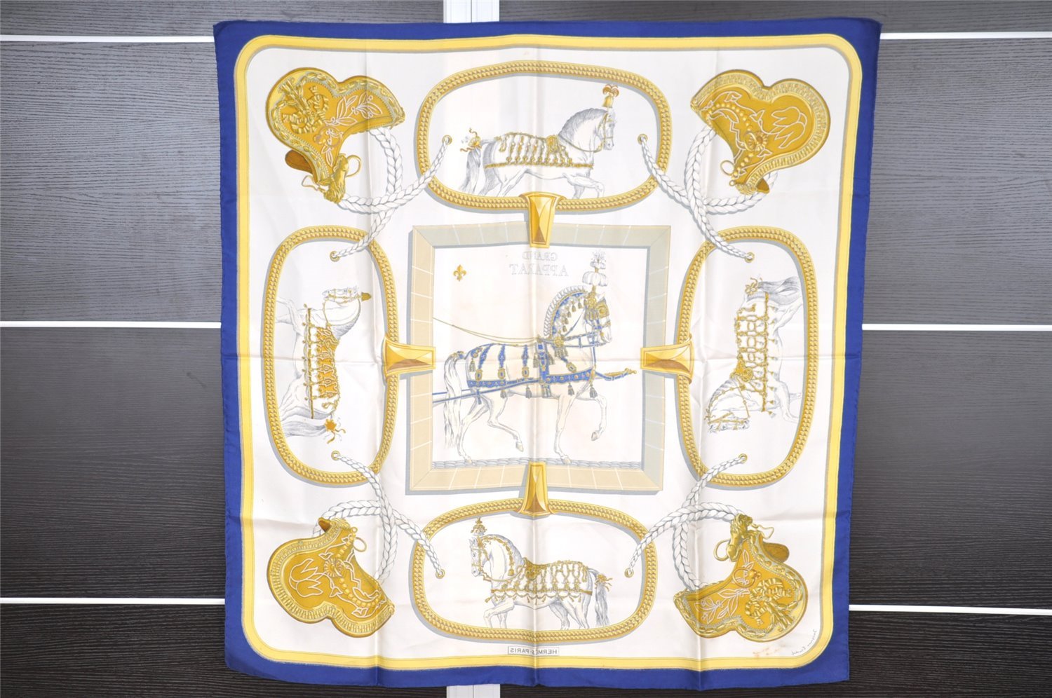 Authentic HERMES Carre 90 Scarf 