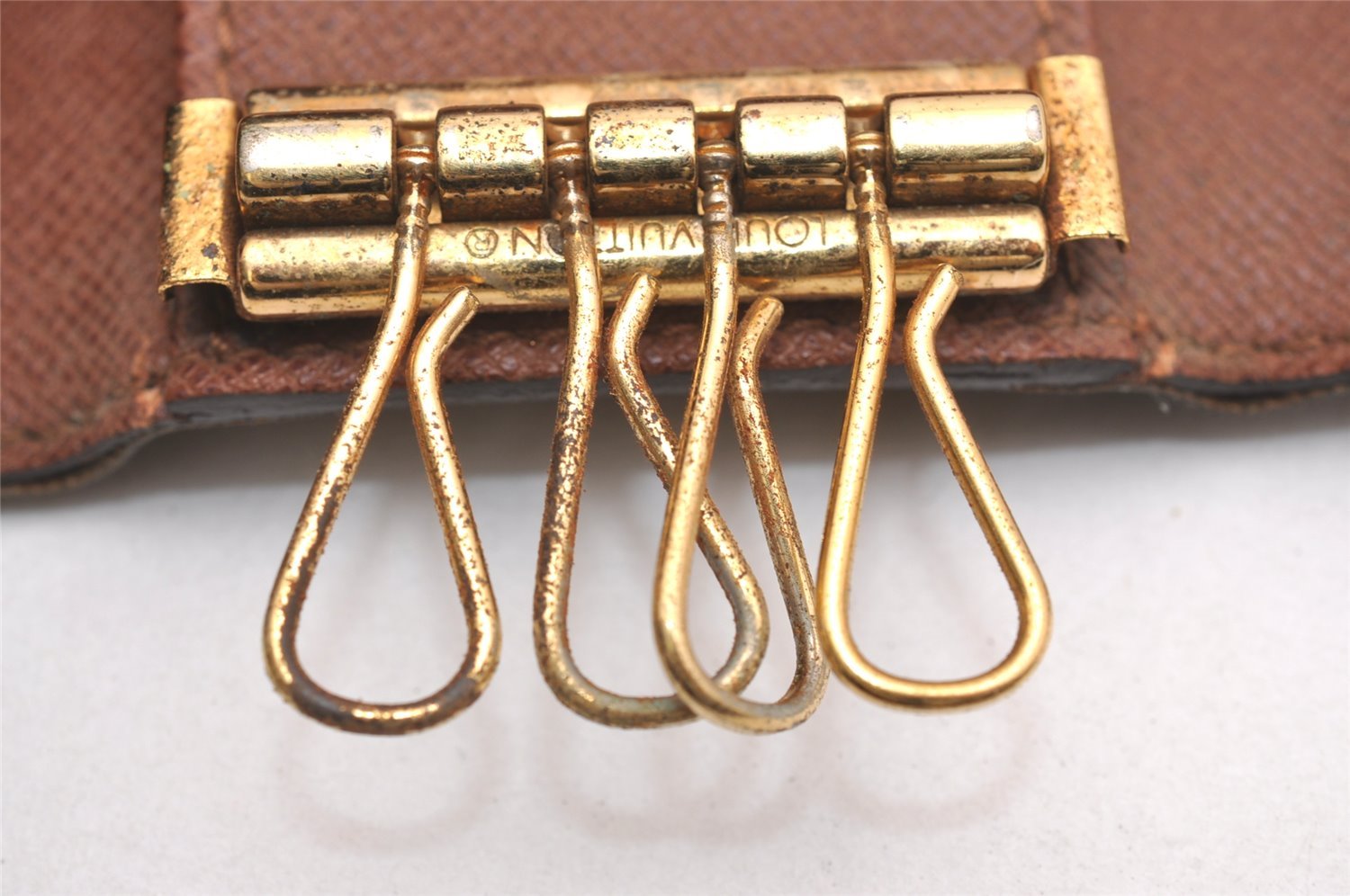 Authentic Louis Vuitton Monogram Multicles 4 Four Hooks Key Case M62631 LV 1390I