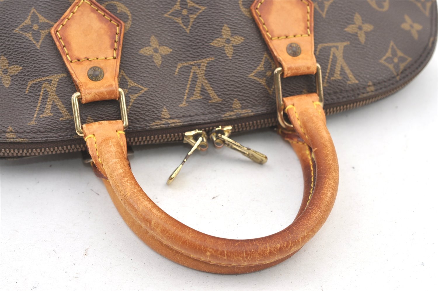 Authentic Louis Vuitton Monogram Alma Hand Bag Purse M51130 LV 1393K