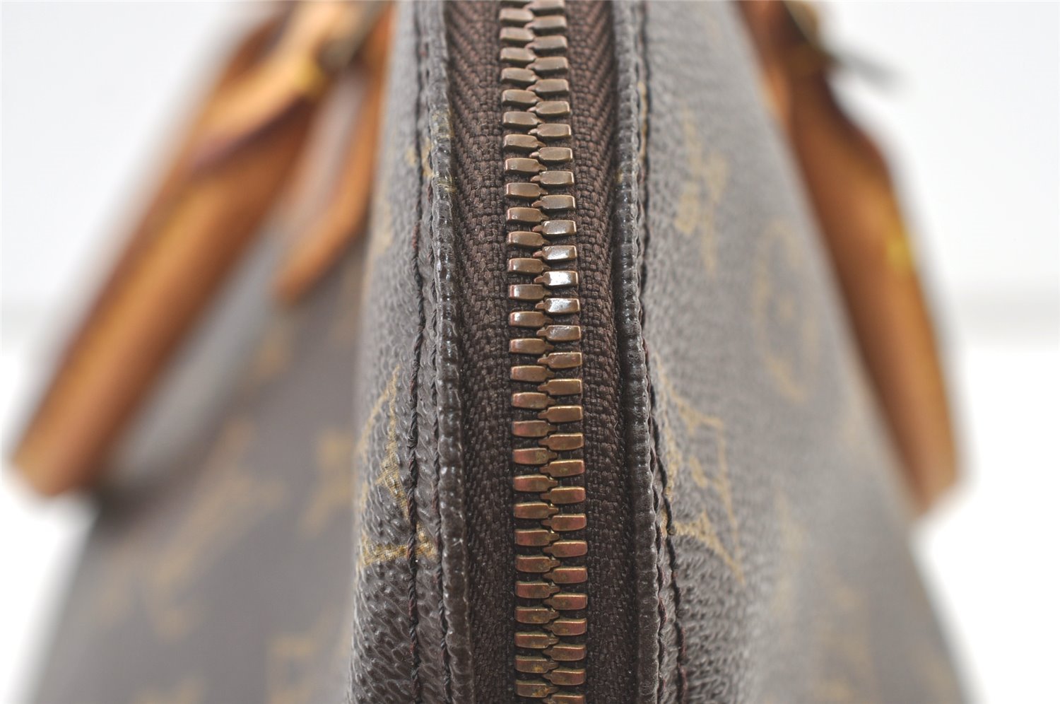 Authentic Louis Vuitton Monogram Alma Hand Bag Purse M51130 LV 1393K