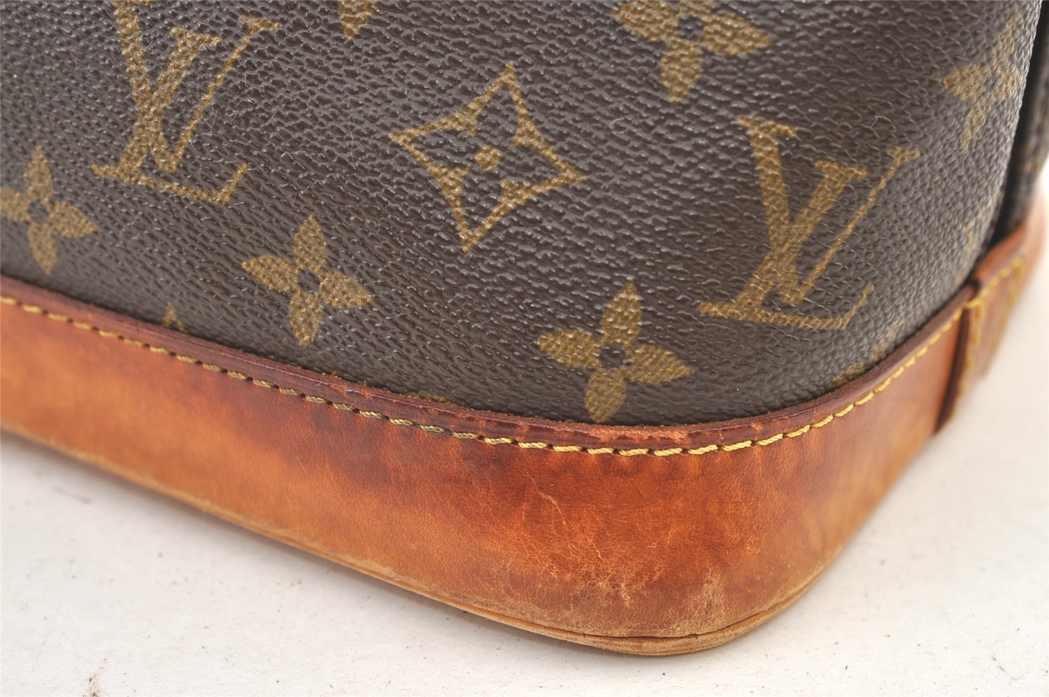 Authentic Louis Vuitton Monogram Alma Hand Bag Purse M51130 LV 1393K