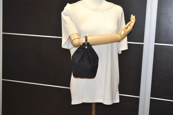 Authentic GUCCI Drawstring Hand Bag Purse Nylon Enamel Black 1401K