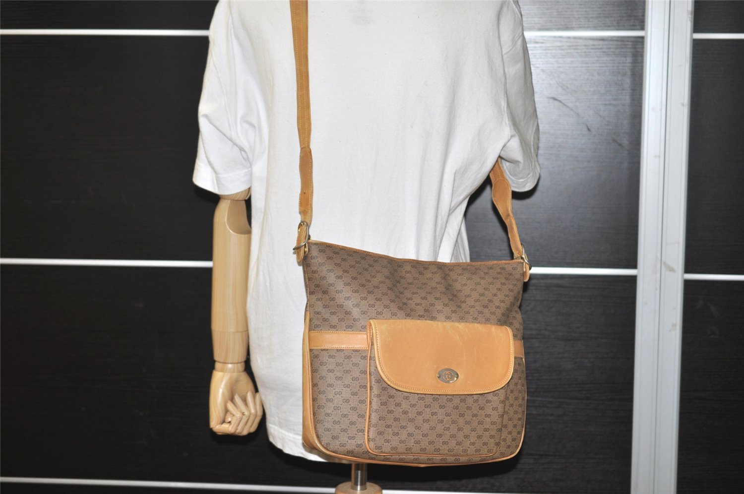 Authentic GUCCI Vintage Micro GG PVC Leather Shoulder Bag Brown 1405I