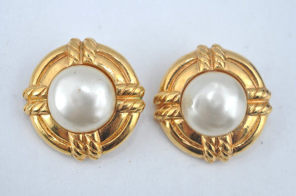 Authentic CHANEL Imitation Pearl Clip-On Earrings CC Logo Gold Plated Box 1414J