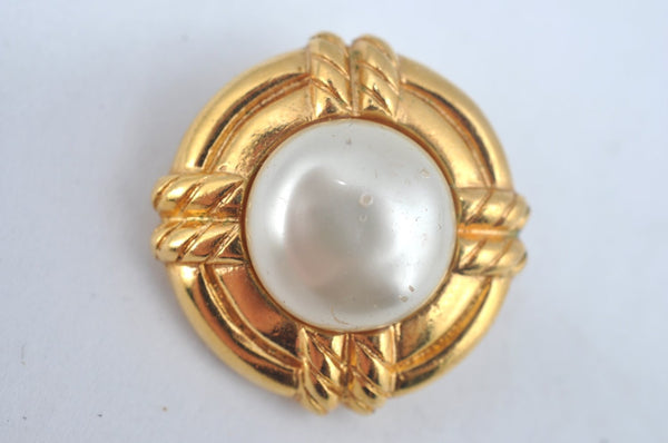 Authentic CHANEL Imitation Pearl Clip-On Earrings CC Logo Gold Plated Box 1414J