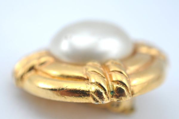 Authentic CHANEL Imitation Pearl Clip-On Earrings CC Logo Gold Plated Box 1414J
