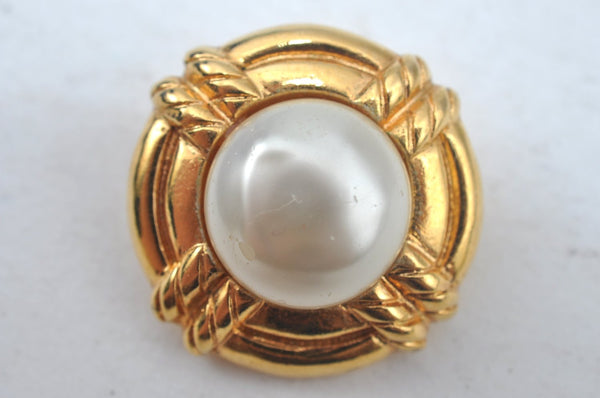 Authentic CHANEL Imitation Pearl Clip-On Earrings CC Logo Gold Plated Box 1414J