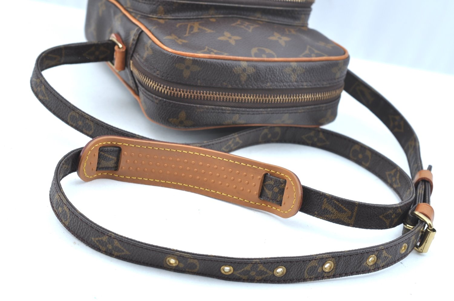 Authentic Louis Vuitton Monogram Amazone Shoulder Cross Body Bag M45236 LV 1418I