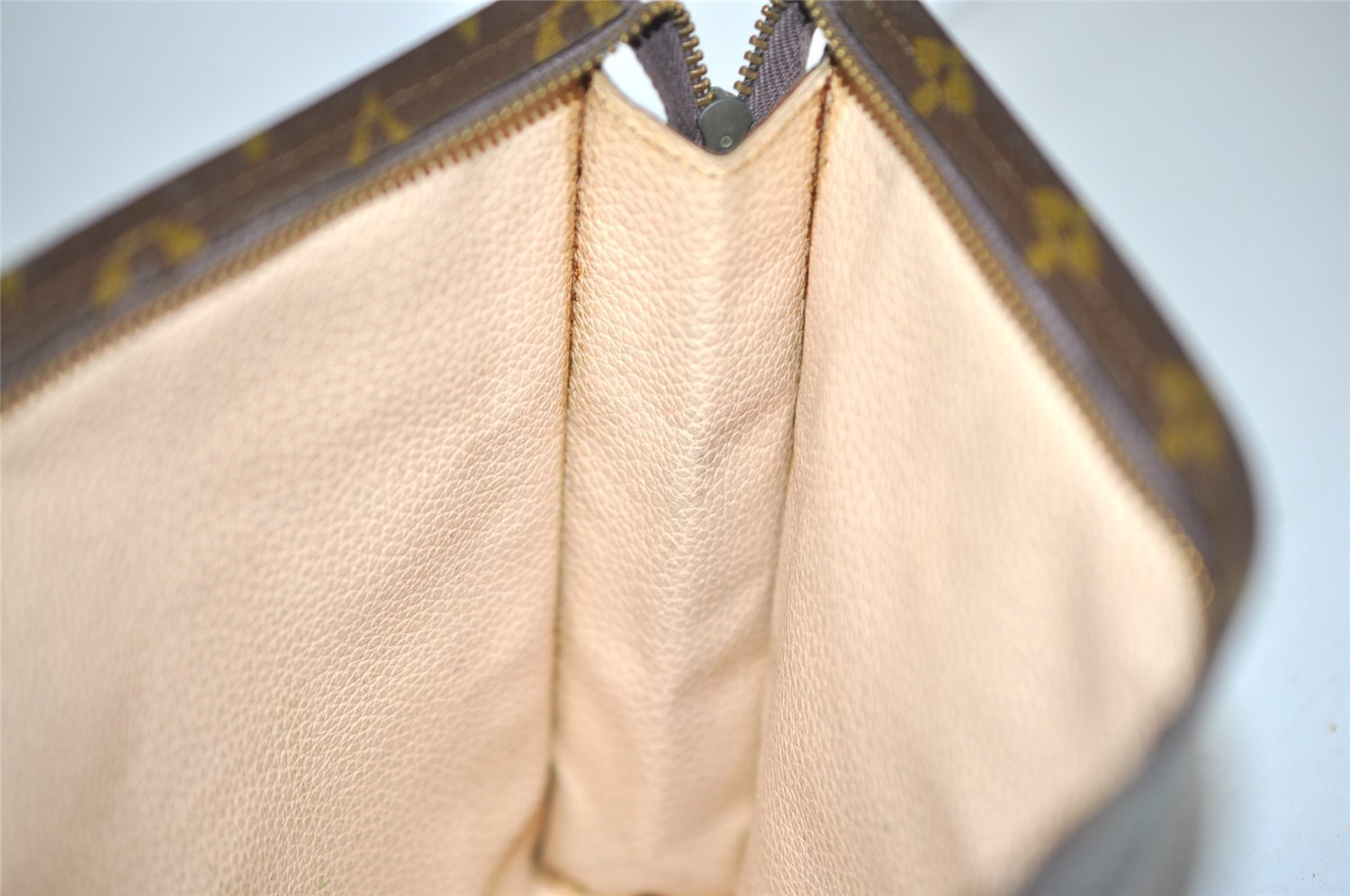 Auth Louis Vuitton Monogram Poche Toilette 26 Cosmetics Pouch Old Model LV 1420I