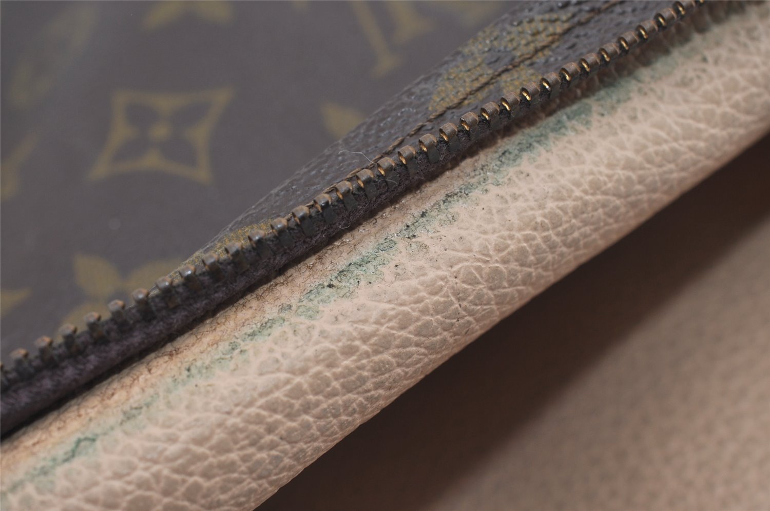 Auth Louis Vuitton Monogram Poche Toilette 26 Cosmetics Pouch Old Model LV 1420I