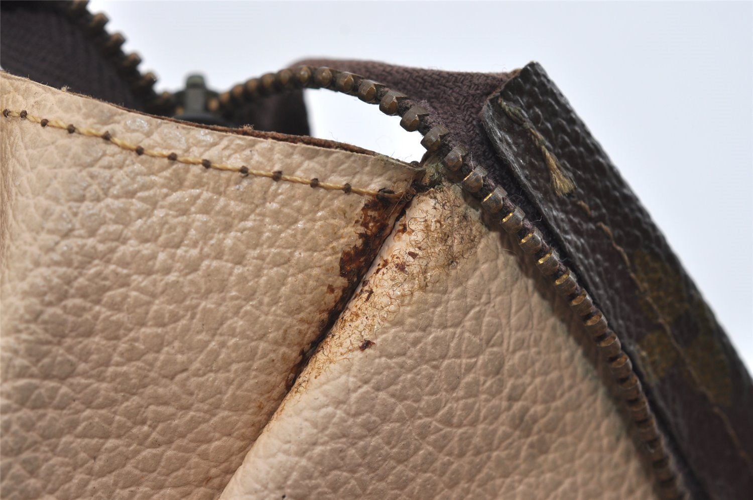 Auth Louis Vuitton Monogram Poche Toilette 26 Cosmetics Pouch Old Model LV 1420I