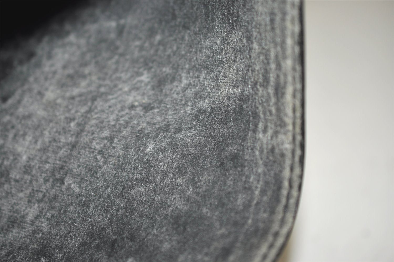 Authentic Louis Vuitton Epi Pochette Homme Clutch Hand Bag Black M52522 LV 1420K