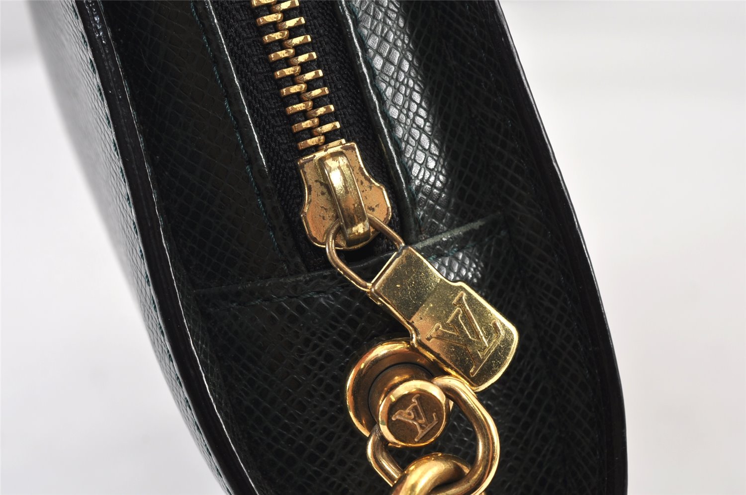 Authentic Louis Vuitton Taiga Baikal Clutch Bag Green M30184 LV 1423K