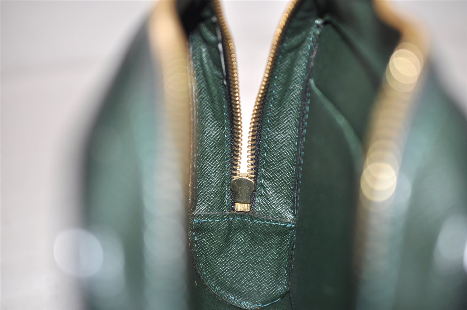 Authentic Louis Vuitton Taiga Baikal Clutch Bag Green M30184 LV 1423K