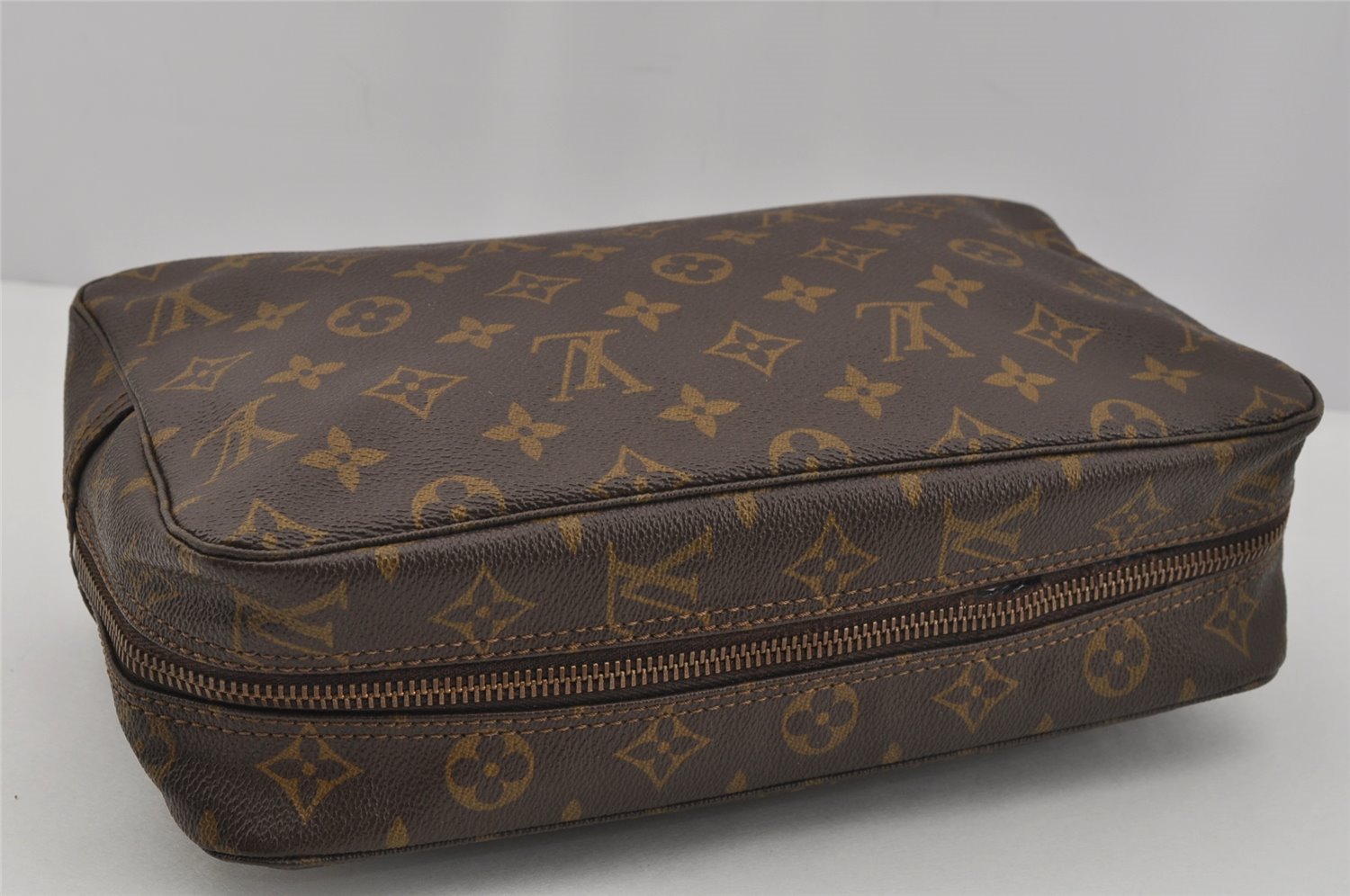 Auth Louis Vuitton Monogram Trousse Toilette 28 Clutch Hand Bag Old Model 1424J