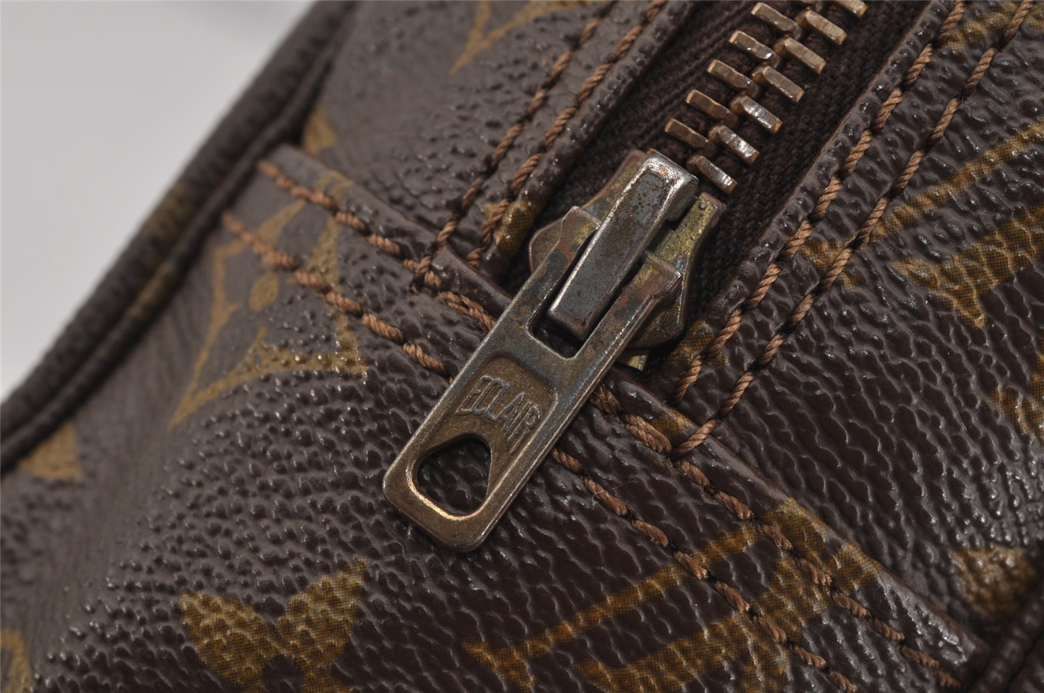 Auth Louis Vuitton Monogram Trousse Toilette 28 Clutch Hand Bag Old Model 1424J