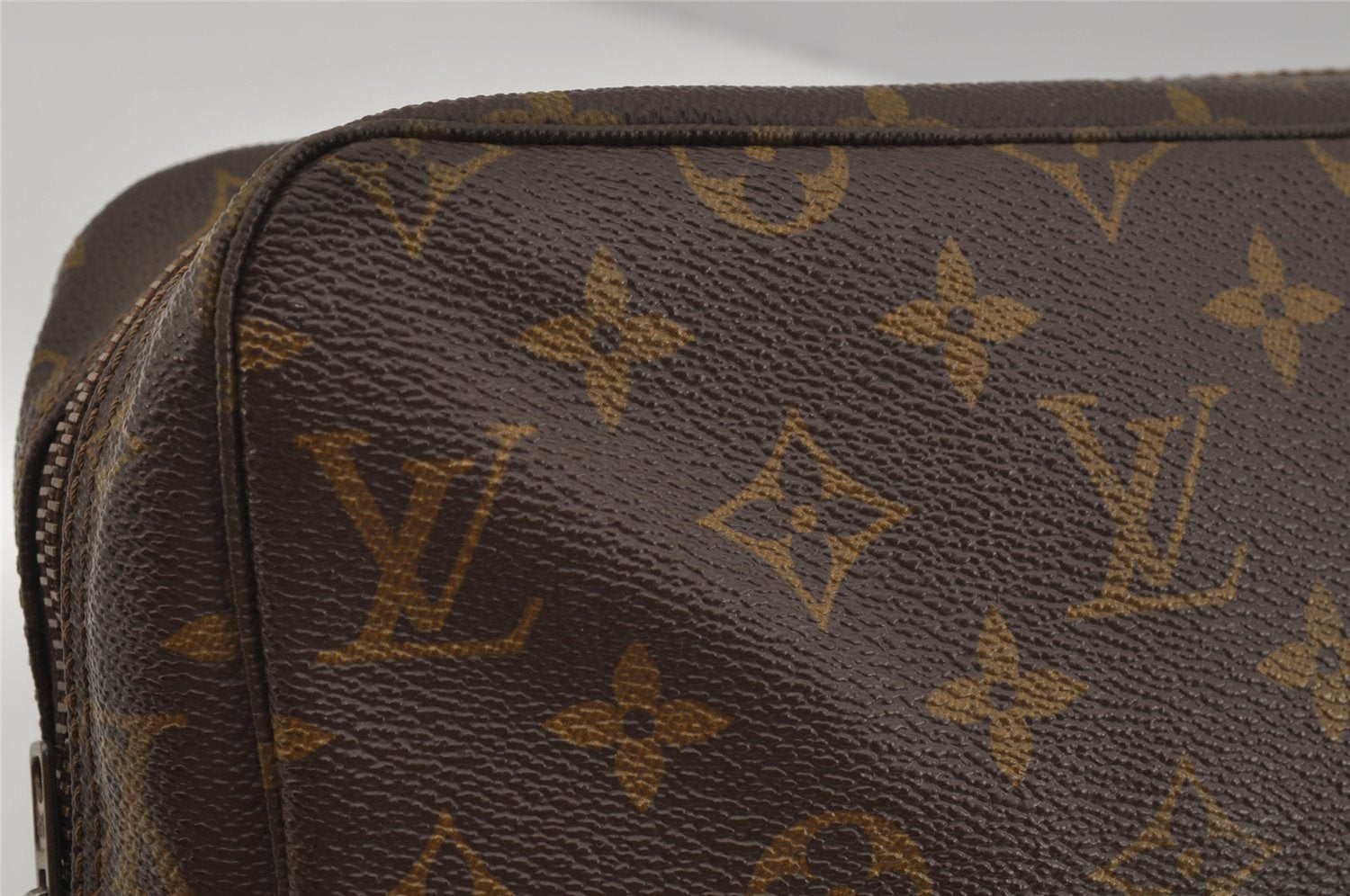 Auth Louis Vuitton Monogram Trousse Toilette 28 Clutch Hand Bag Old Model 1424J