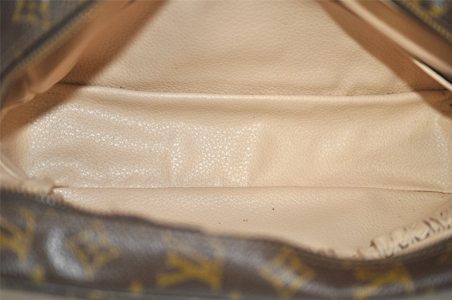 Auth Louis Vuitton Monogram Trousse Toilette 28 Clutch Hand Bag Old Model 1424J