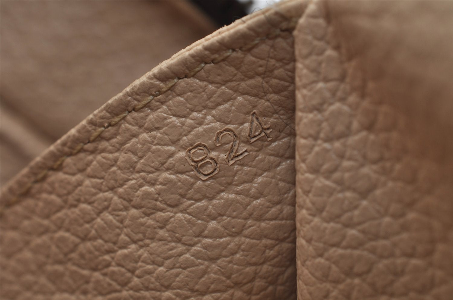 Auth Louis Vuitton Monogram Trousse Toilette 28 Clutch Hand Bag Old Model 1424J