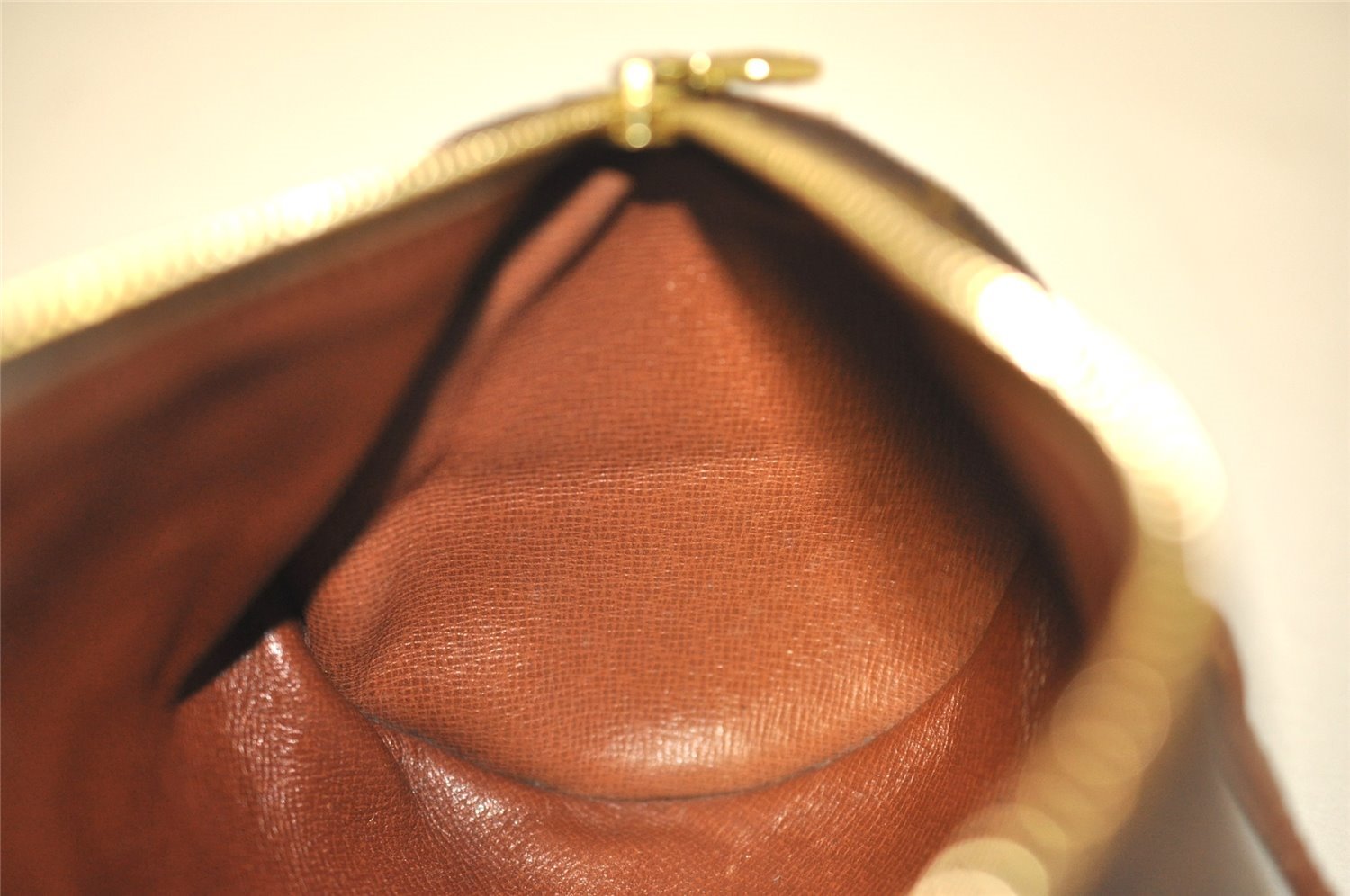 Authentic Louis Vuitton Monogram Papillon 22 Hand Bag Old Model LV 1430I