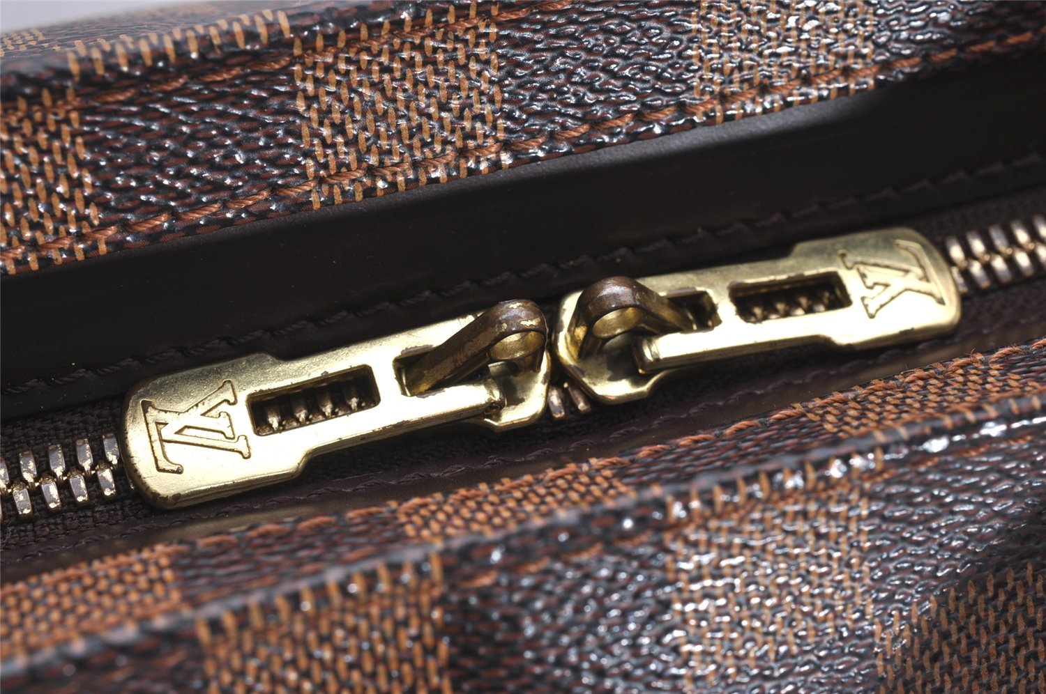 Authentic Louis Vuitton Damier Chelsea Shoulder Tote Bag N51119 LV 1430J