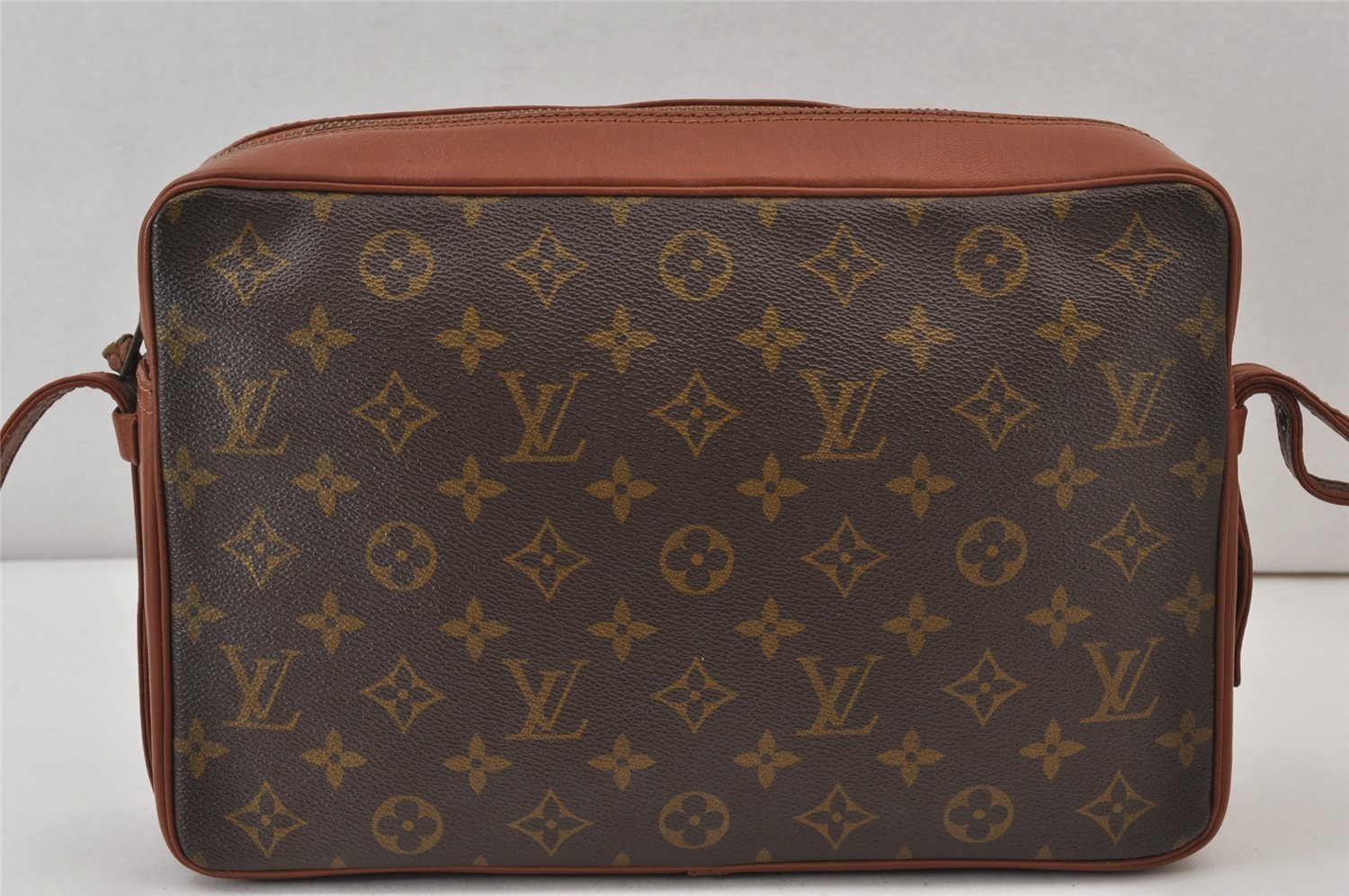 Authentic Louis Vuitton Monogram Sac Bandouliere 30 Shoulder Bag Old Model 1441K