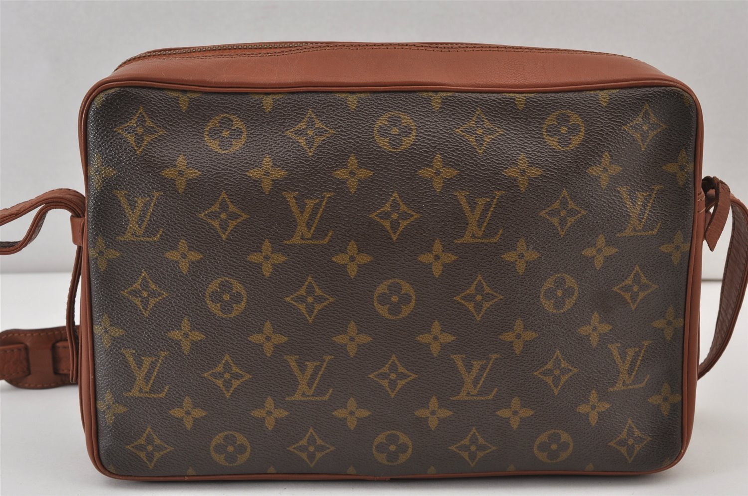 Authentic Louis Vuitton Monogram Sac Bandouliere 30 Shoulder Bag Old Model 1441K