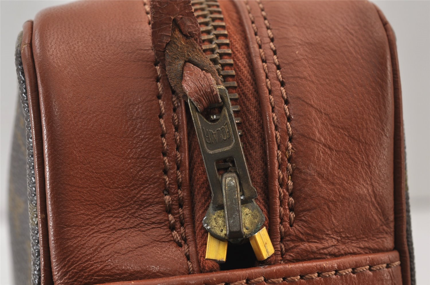 Authentic Louis Vuitton Monogram Sac Bandouliere 30 Shoulder Bag Old Model 1441K