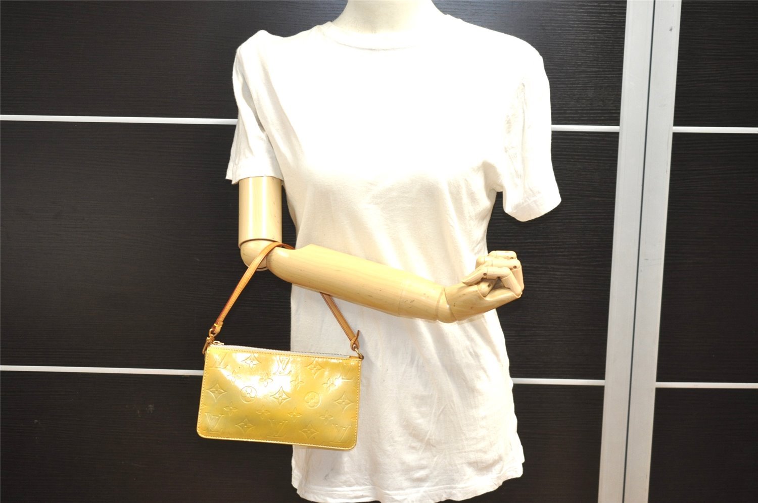 Authentic Louis Vuitton Vernis Lexington Hand Bag Pouch Yellow M91056 LV 1446I