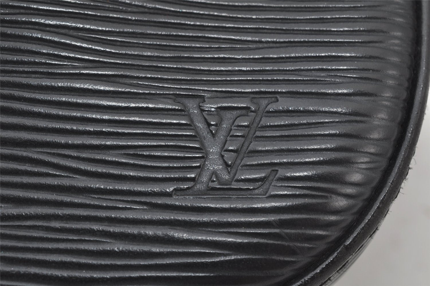 Auth Louis Vuitton Epi Saint Cloud GM Shoulder Cross Body Bag M52192 Black 1447J