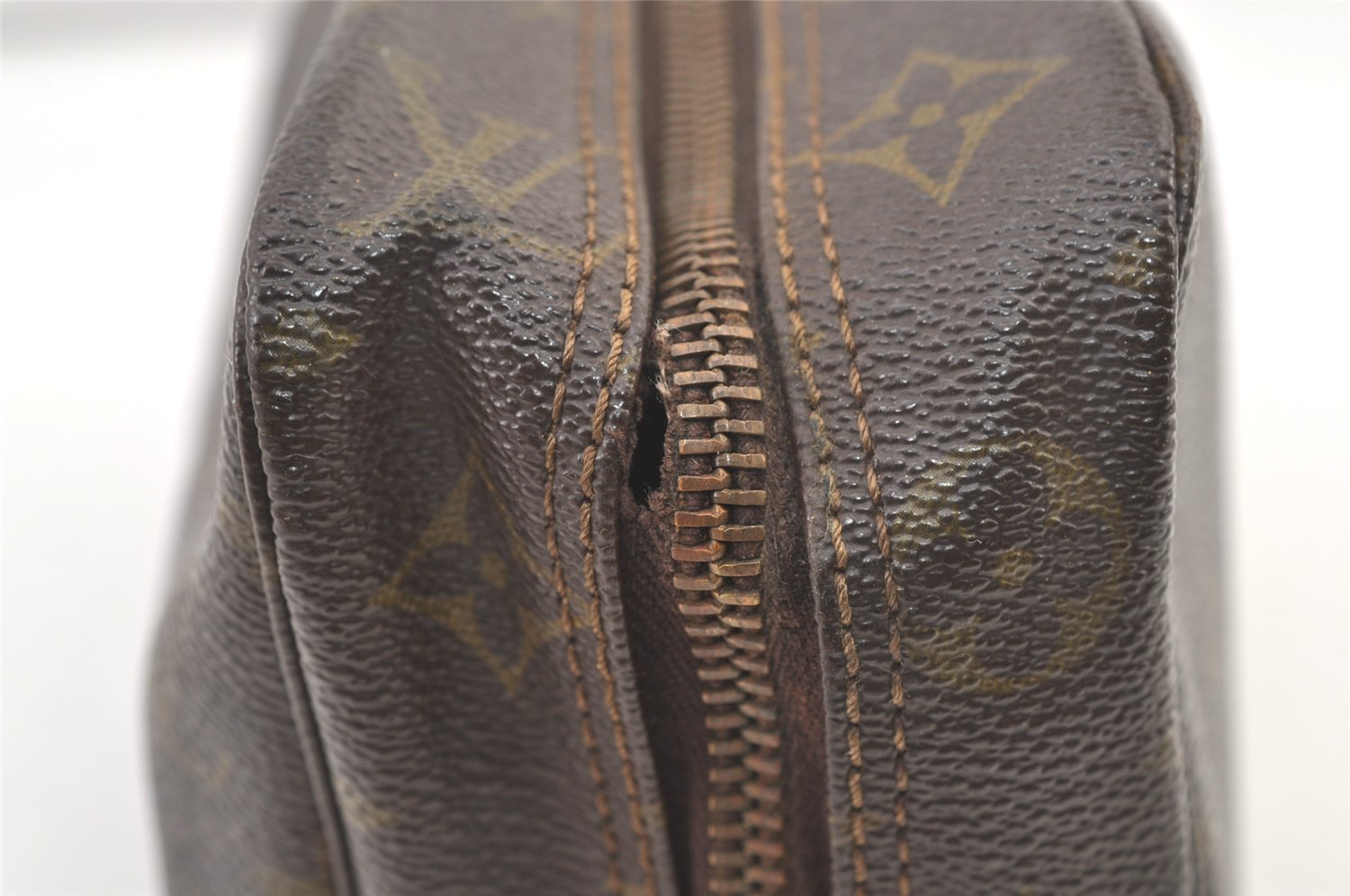 Auth Louis Vuitton Monogram Trousse Toilette 28 Clutch Bag M47522 Junk 1450K