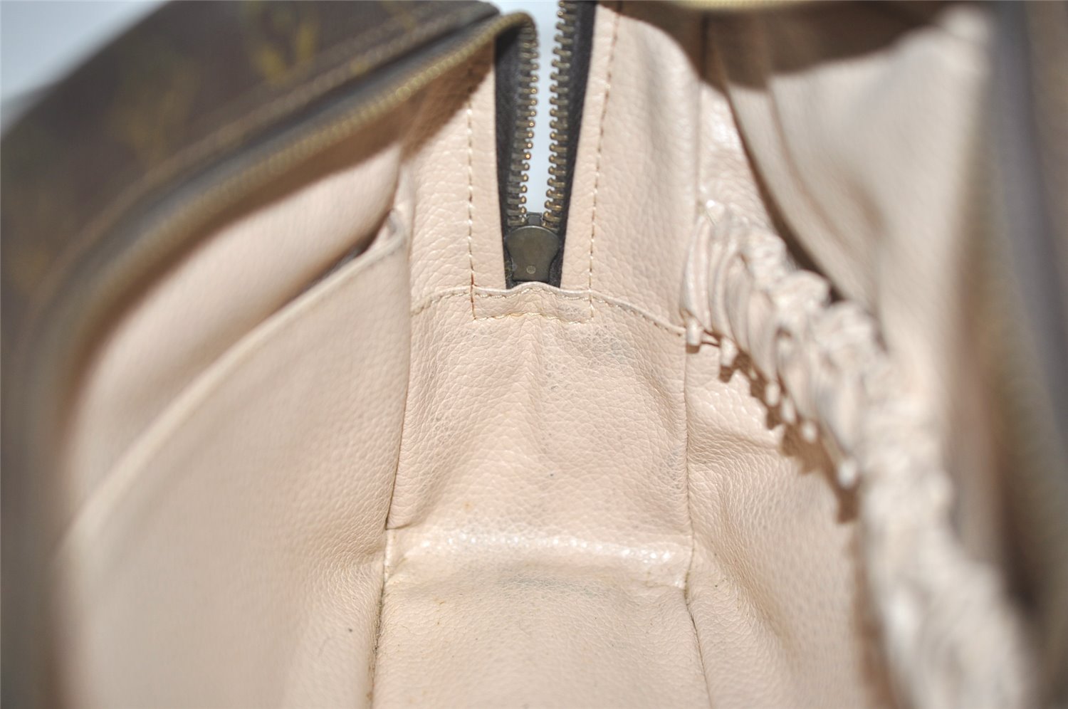 Auth Louis Vuitton Monogram Trousse Toilette 28 Clutch Bag M47522 Junk 1450K