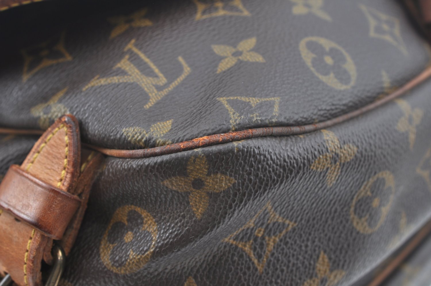 Authentic Louis Vuitton Monogram Saumur 30 Shoulder Cross Bag M42256 LV 1456I