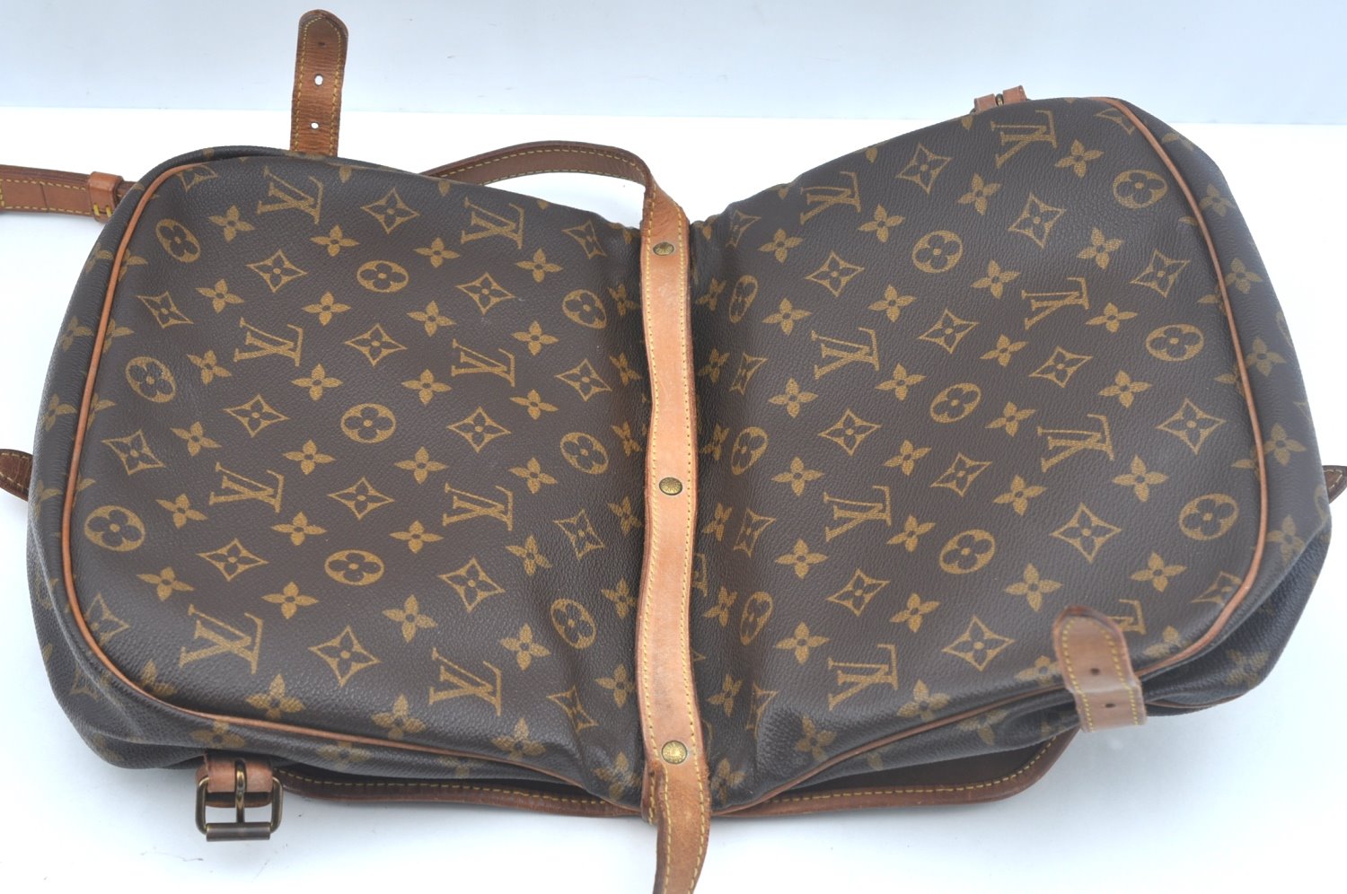 Authentic Louis Vuitton Monogram Saumur 30 Shoulder Cross Bag M42256 LV 1456I