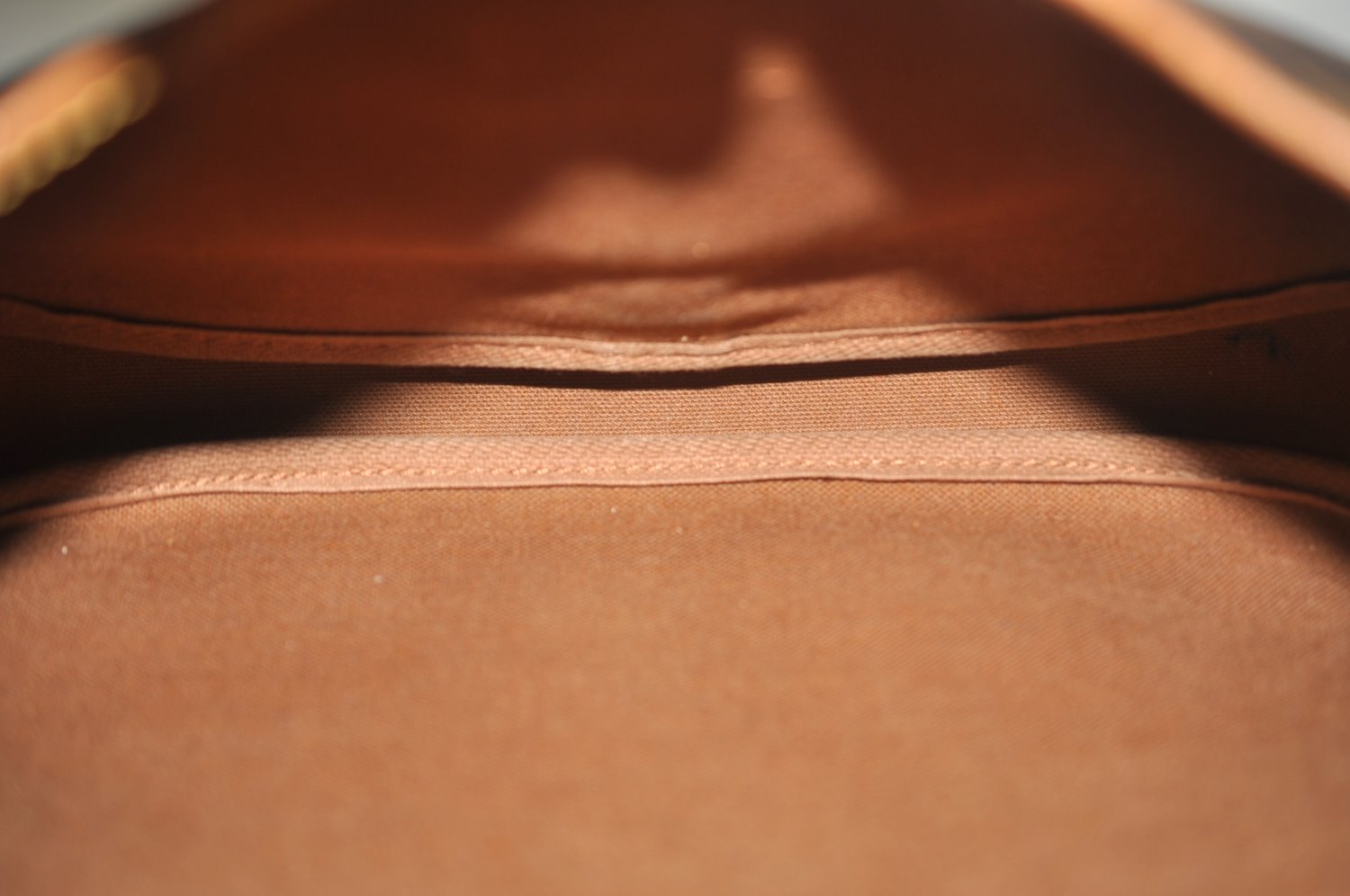 Authentic Louis Vuitton Monogram Saumur 30 Shoulder Cross Bag M42256 LV 1456I