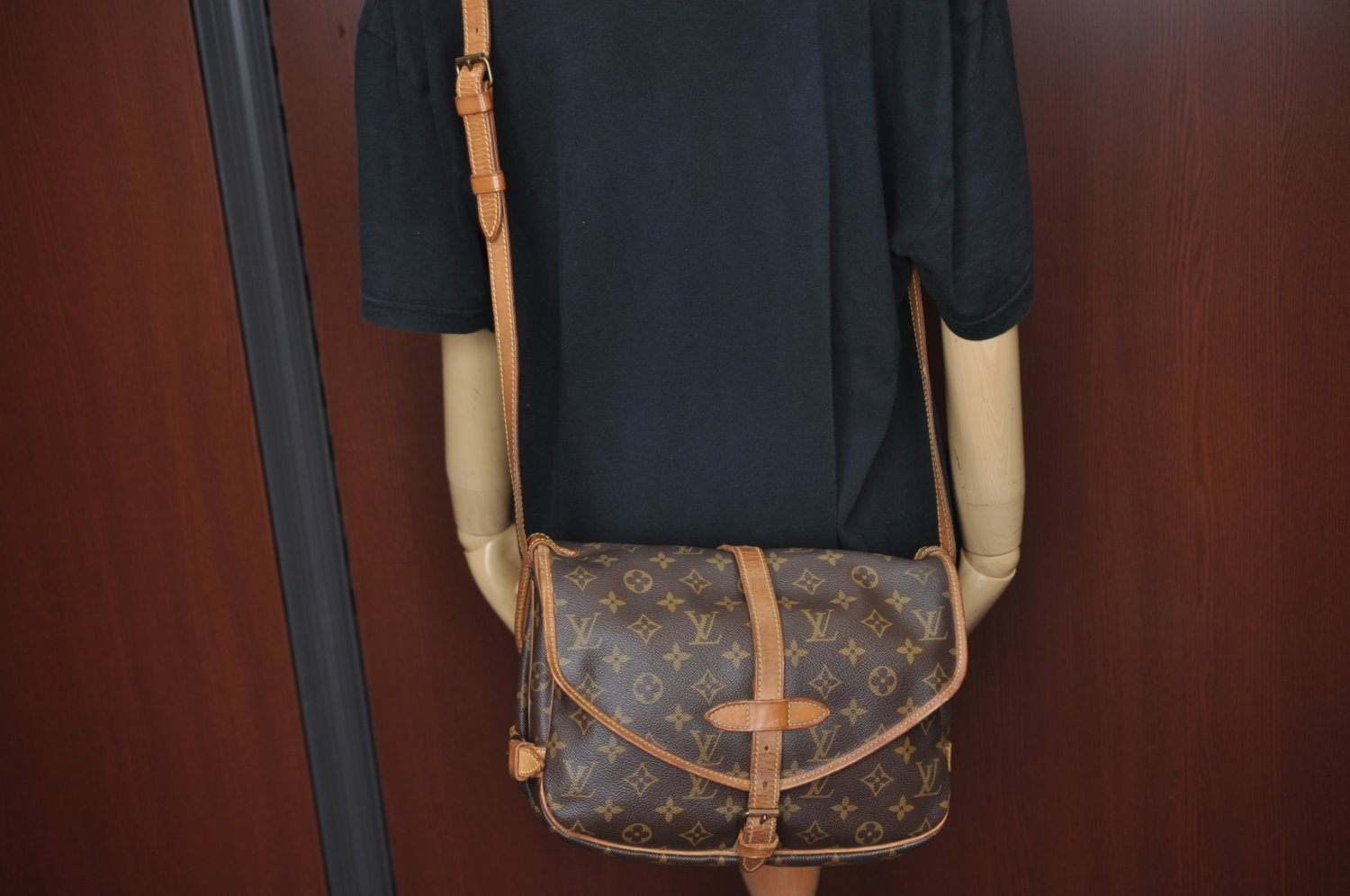 Authentic Louis Vuitton Monogram Saumur 30 Shoulder Cross Bag M42256 LV 1456I