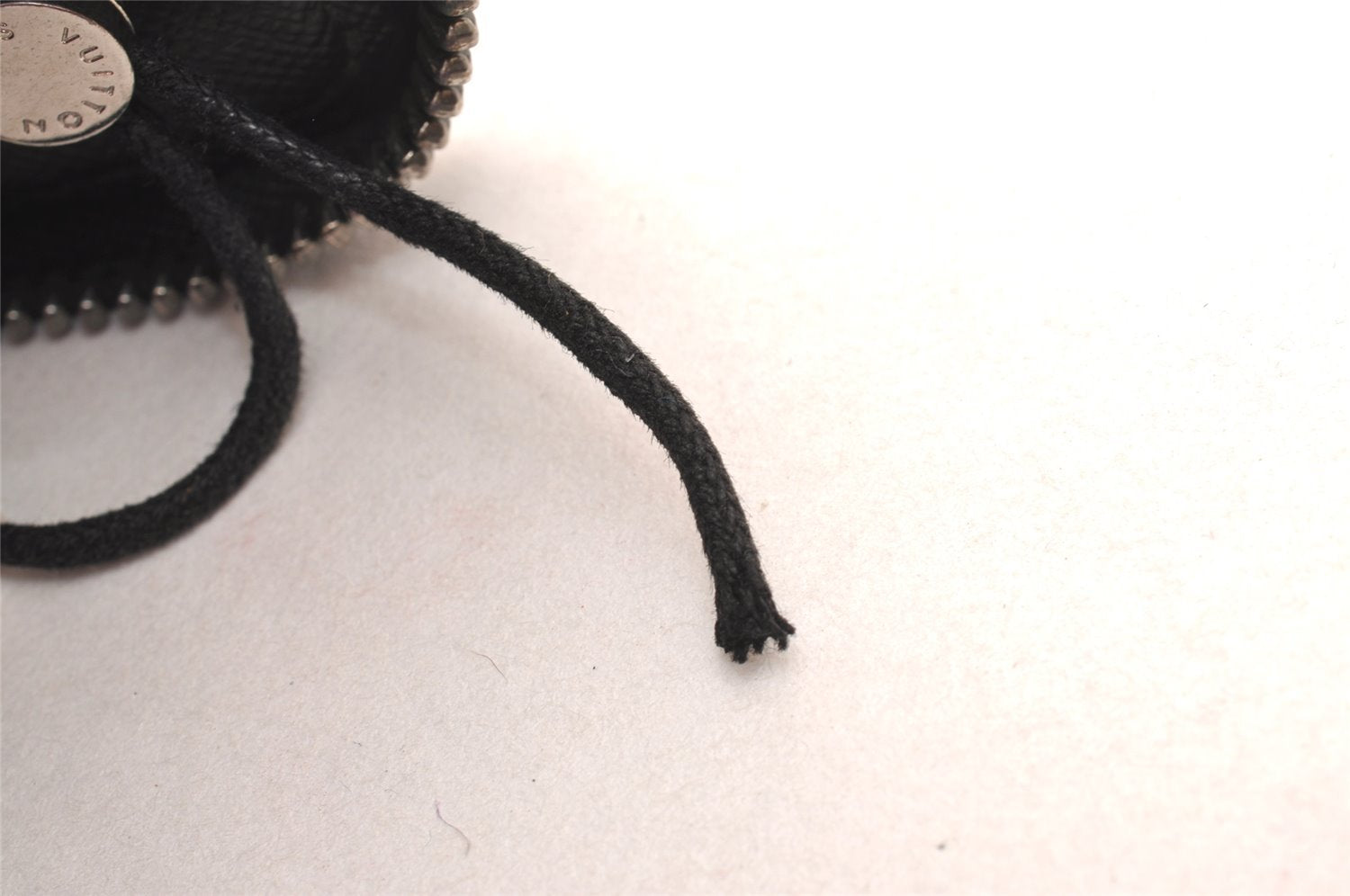 Authentic Louis Vuitton Damier Graphite Car Key Case M64410 LV 1456J