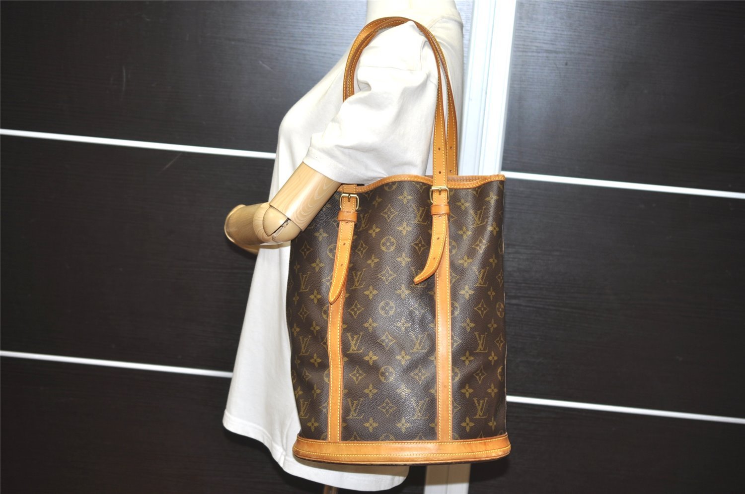 Authentic Louis Vuitton Monogram Bucket GM Shoulder Tote Bag M42236 Junk 1458I