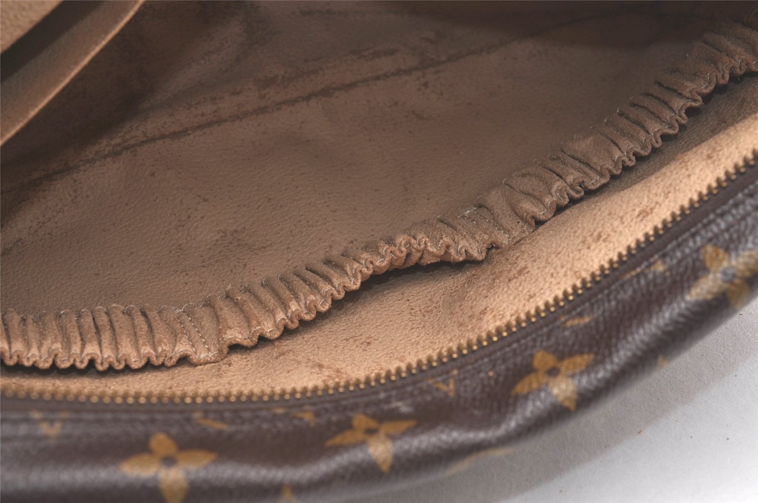 Auth Louis Vuitton Monogram Trousse Toilette 28 Clutch Hand Bag M47522 LV 1466I