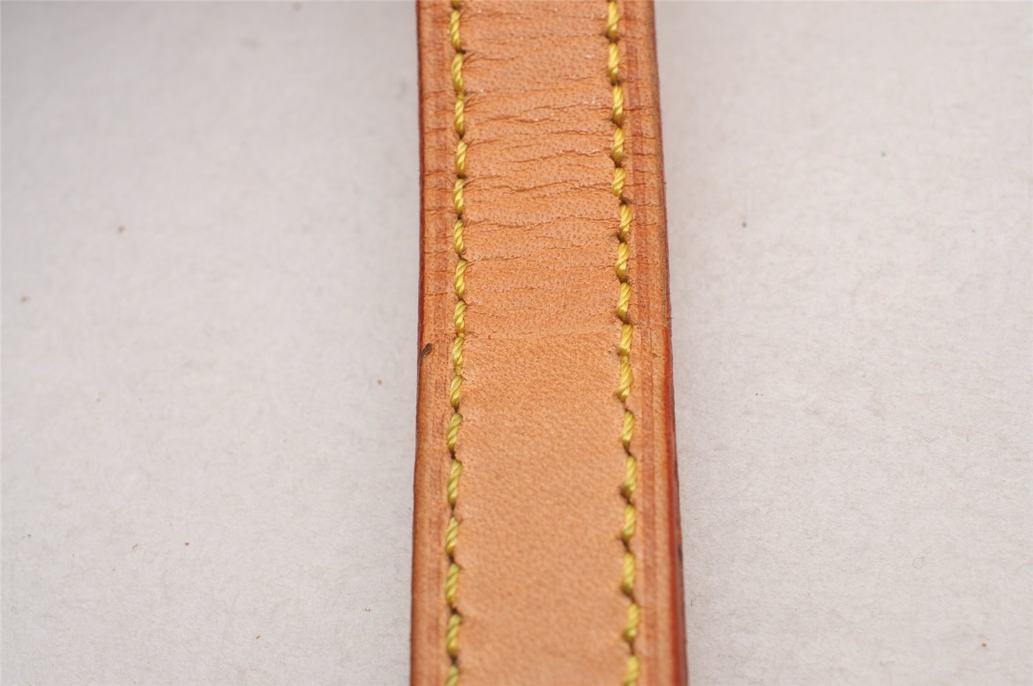 Authentic Louis Vuitton Leather Shoulder Strap Beige 39.6