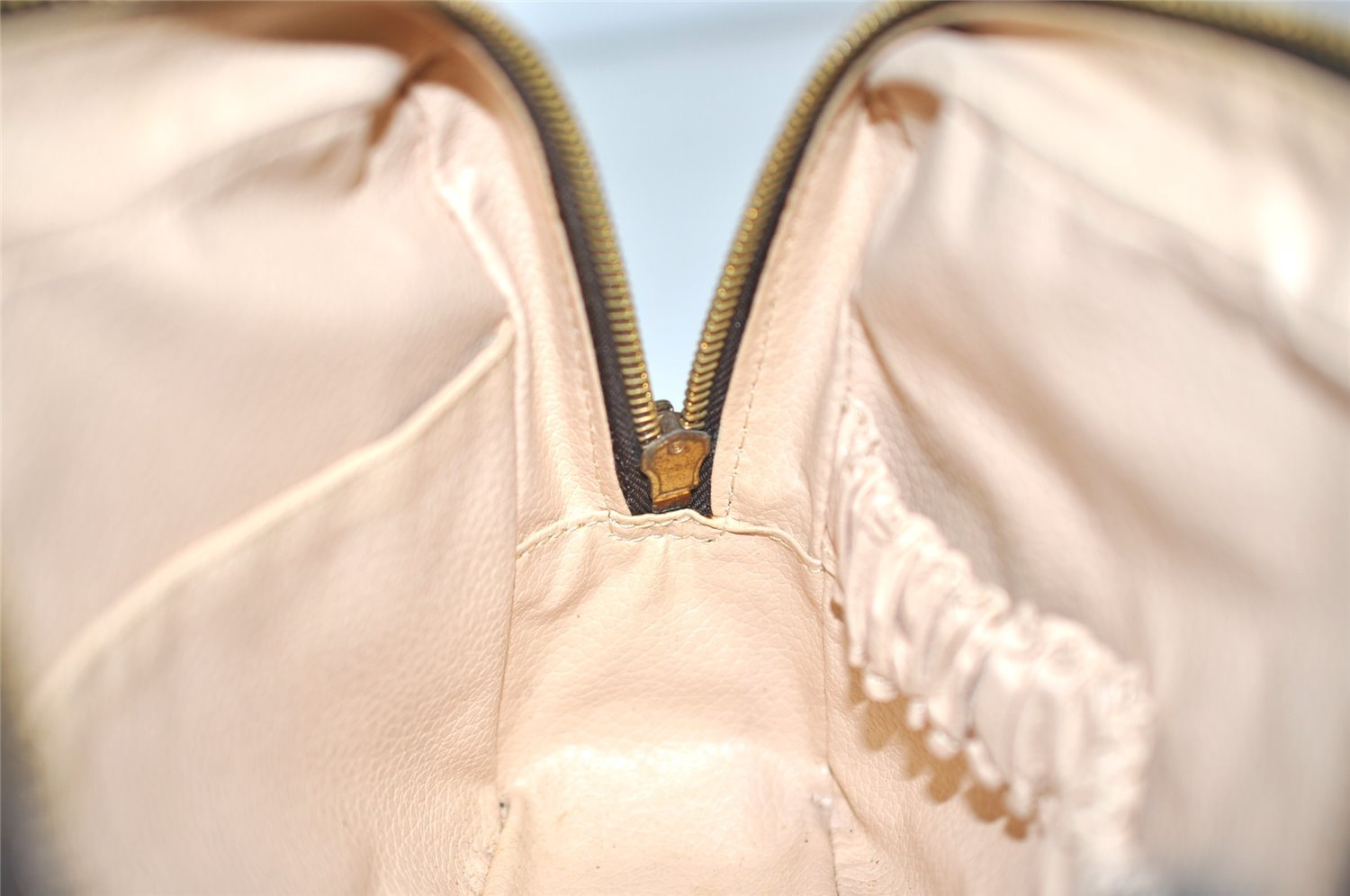 Auth Louis Vuitton Monogram Trousse Toilette 23 Clutch Hand Bag M47524 LV 1468I