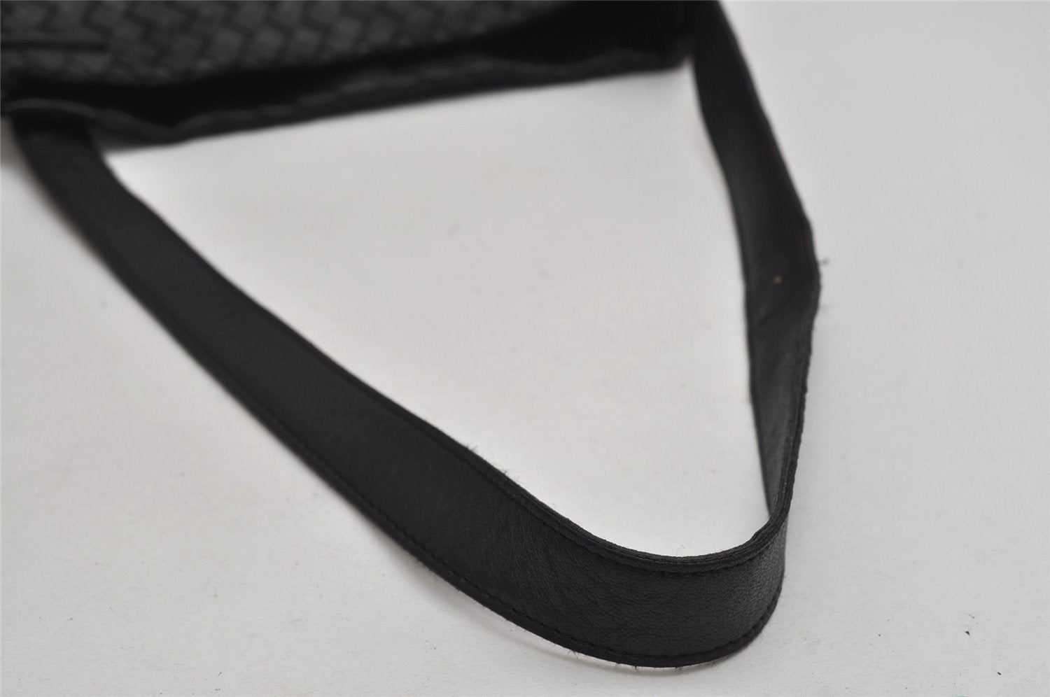 Authentic BOTTEGA VENETA Intrecciato Leather Shoulder Cross Body Bag Black 1469K