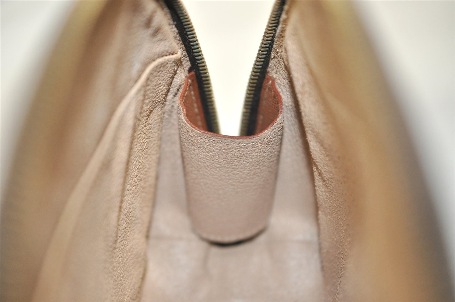 Auth Louis Vuitton Monogram Trousse Demi Ronde 23 Cosmetic Pouch M47520 LV 1472I