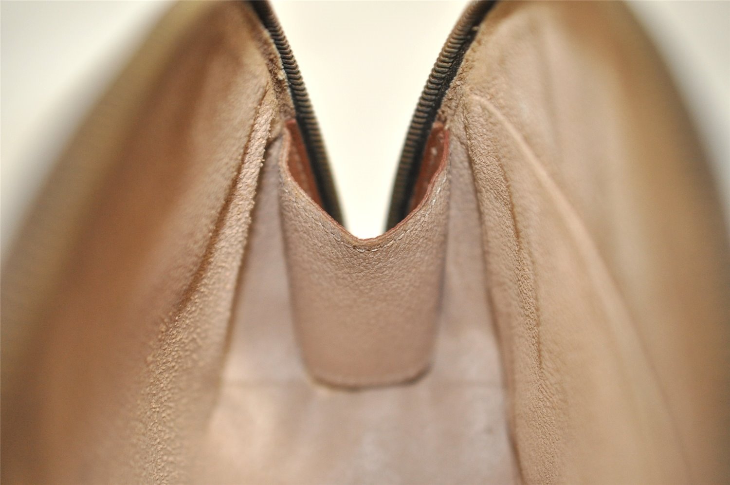 Auth Louis Vuitton Monogram Trousse Demi Ronde 23 Cosmetic Pouch M47520 LV 1472I