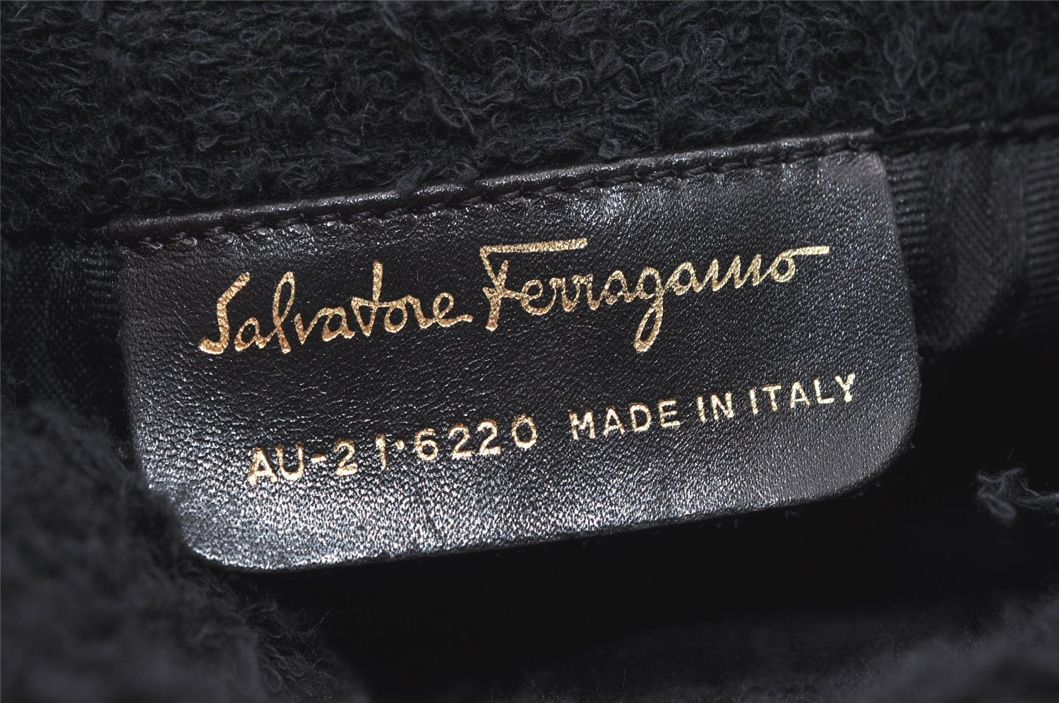 Authentic Salvatore Ferragamo Enamel Pile Shoulder Cross Body Bag Black 1474K