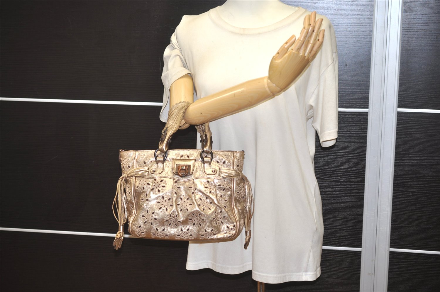 Authentic Salvatore Ferragamo Gancini Leather 2Way Shoulder Hand Bag Gold 1476K