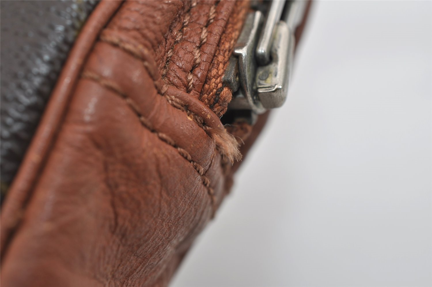 Authentic Louis Vuitton Monogram Pochette Sport Clutch Hand Bag Old Model 1477I