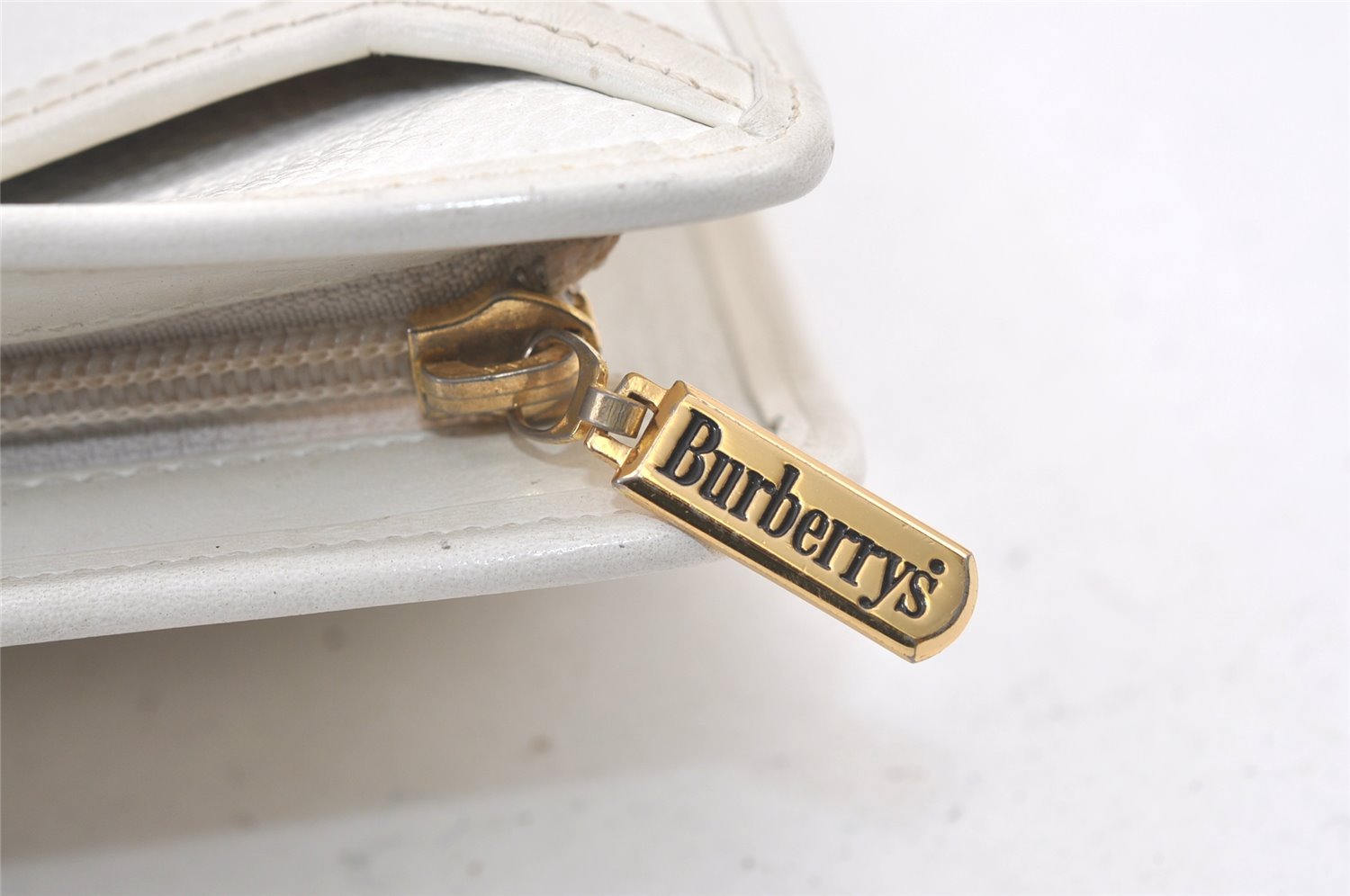 Authentic Burberrys Vintage Leather Clutch Hand Bag Purse White 1477K