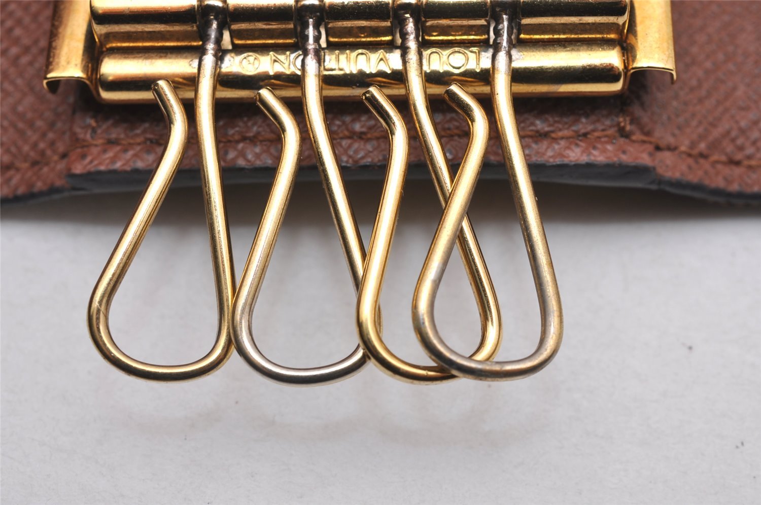 Authentic Louis Vuitton Monogram Multicles 4 Four Hooks Key Case M62631 LV 1478J